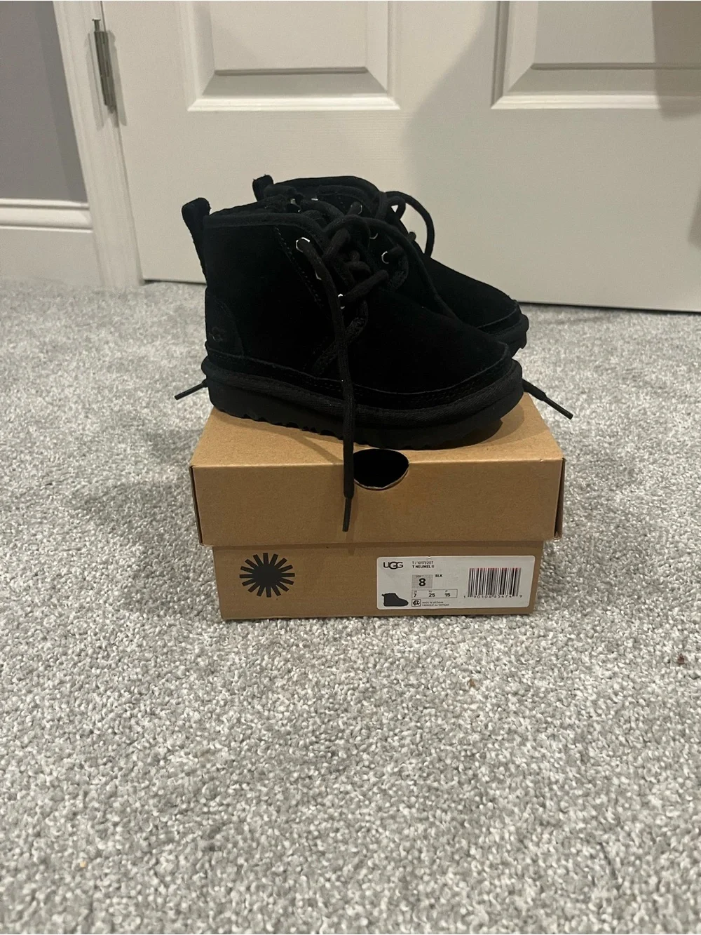 UGG T Neumel II Black Short Suede Boots